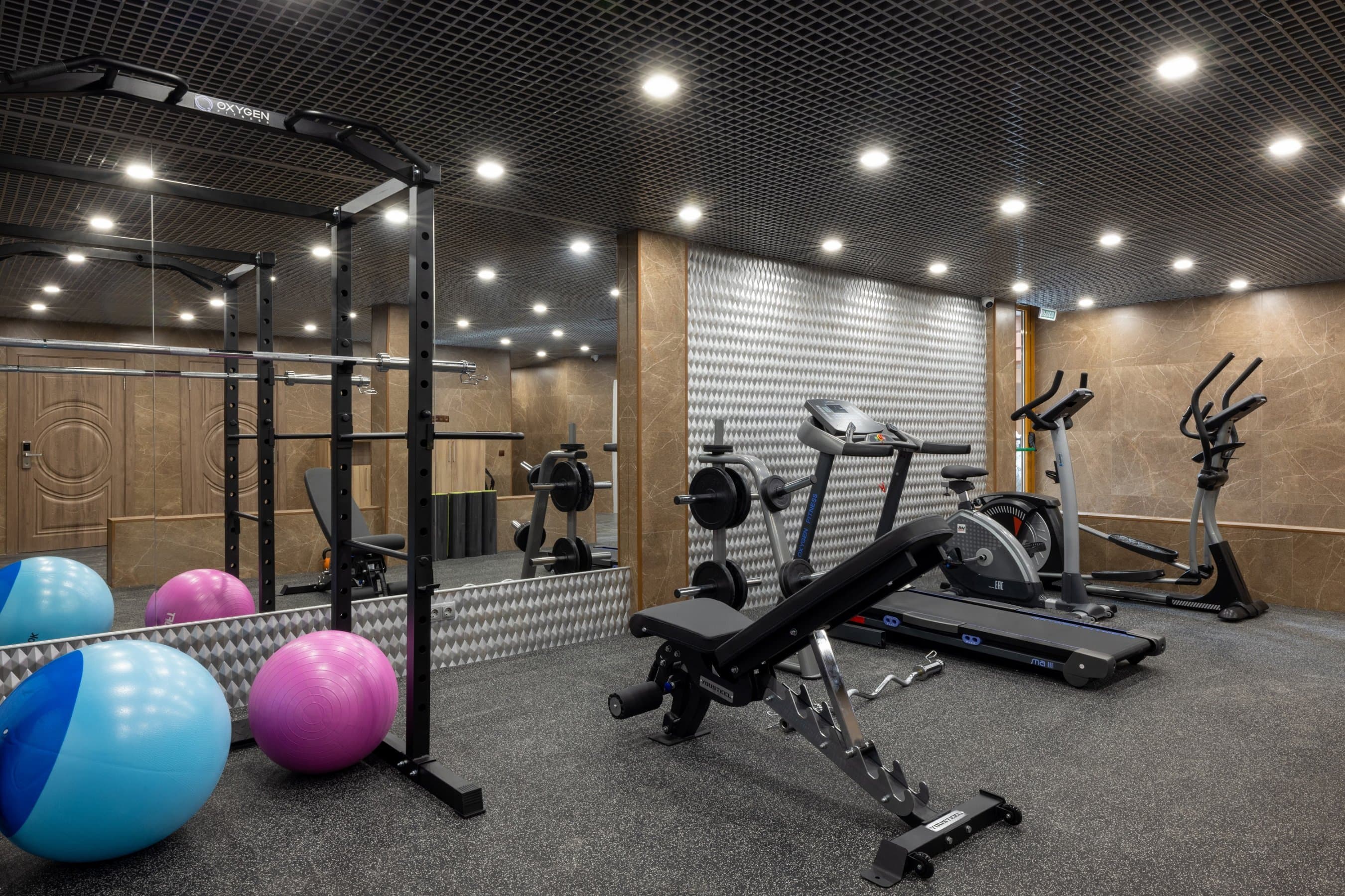 Отель Шале Stellar Hotels Тренажерный зал